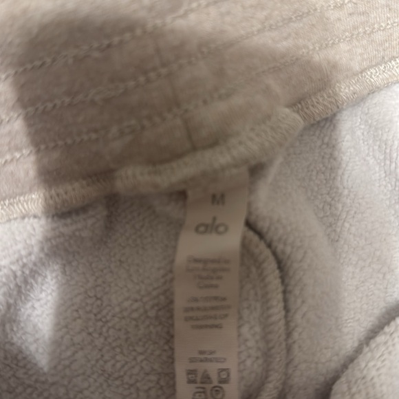 Alo sweat shorts - Picture 6 of 6